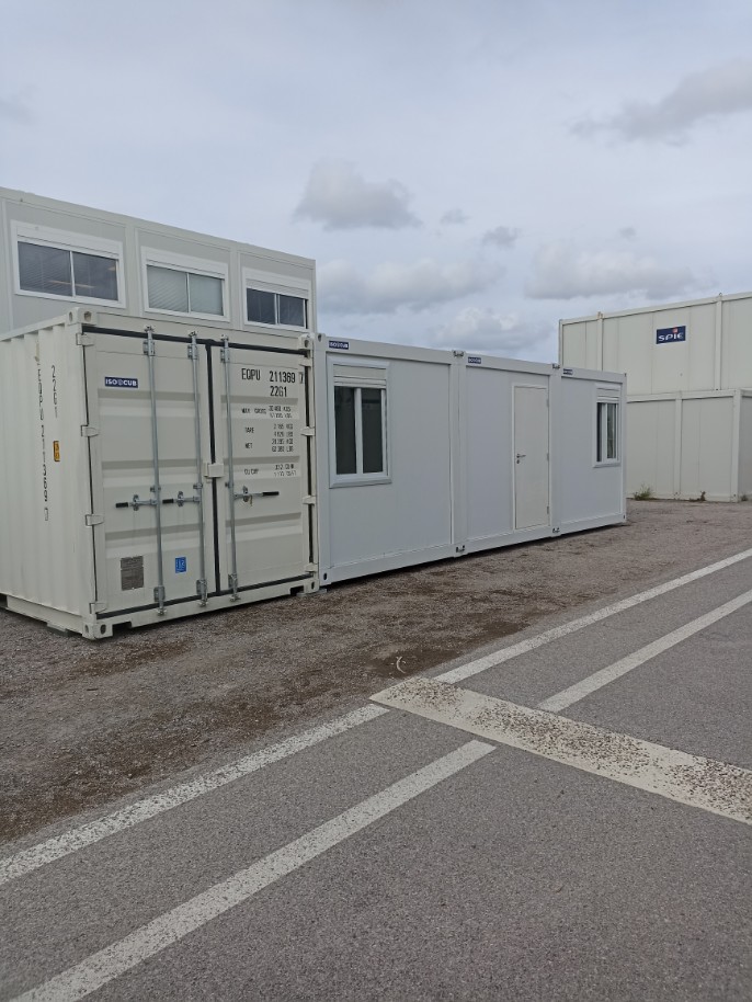 conteneur et module préfabriqué